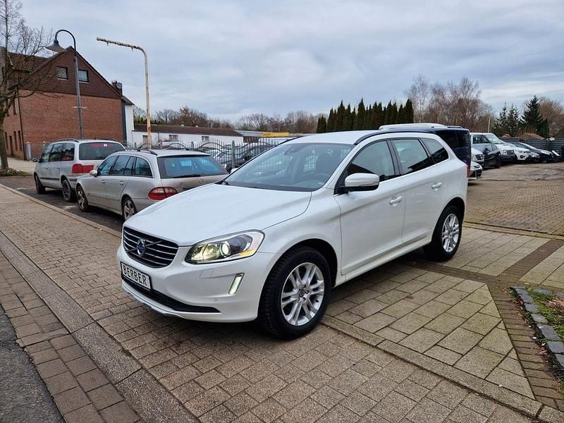 Crystal white pearl / metallic Gebraucht 2014 Volvo XC60 Momentum SUV | 11.790 € (Fairer Preis) - Bild 1/4