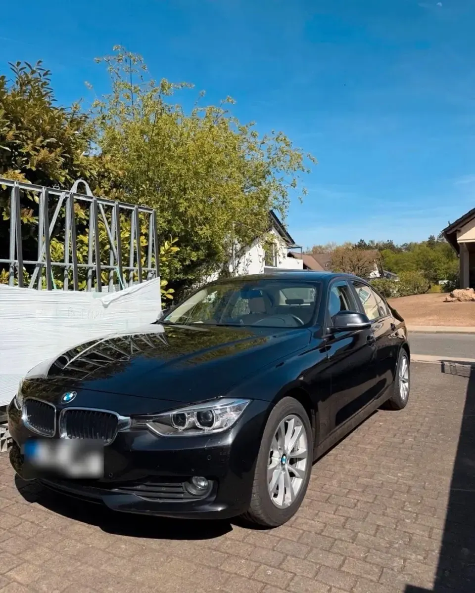 Gebraucht BMW 320 184 PS (135 kW) 2015 Schwarz Limousine