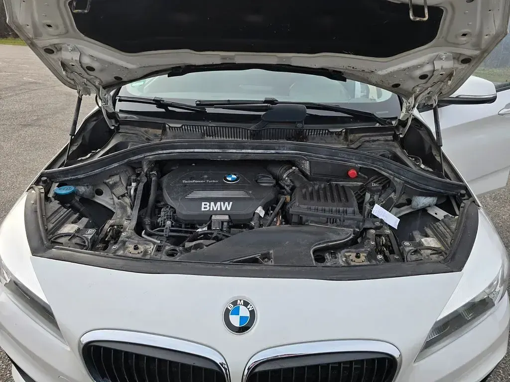 Gebraucht BMW 218 Active Tourer 150 PS (110 kW) 2014 Weiß Van / Kleinbus