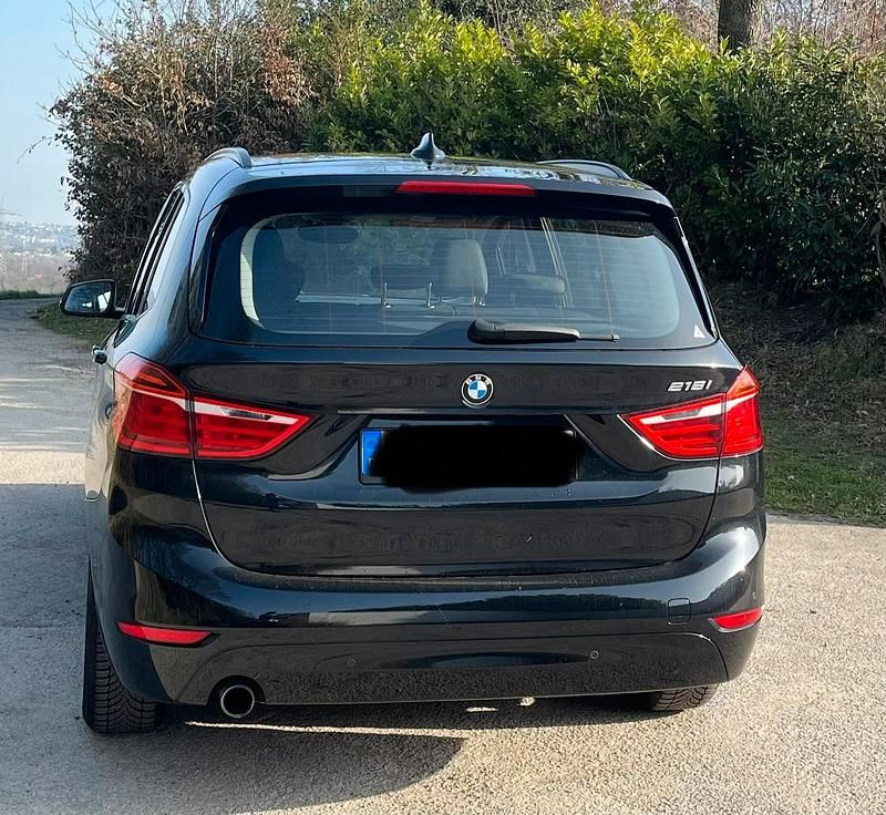 Gebraucht BMW 218 140 PS (102 kW) 2018 Schwarz Kombi