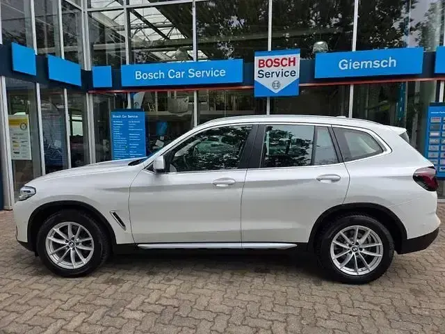 Gebraucht BMW X3 Sport Line 190 PS (139 kW) 2023 Weiß SUV