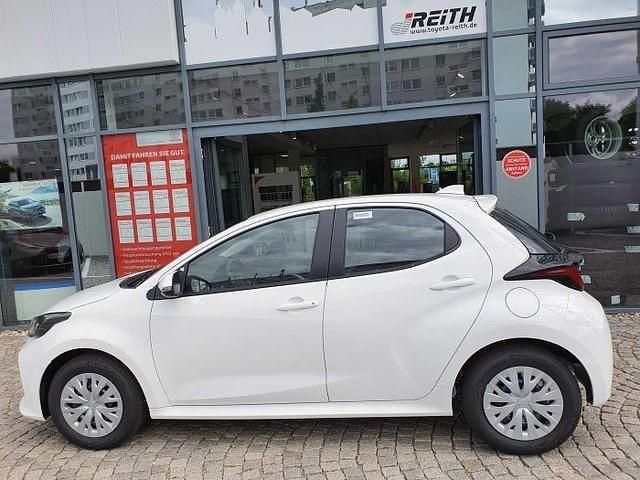 Gebraucht Toyota Yaris Comfort 72 PS (52 kW) 2023 Schneeweiß Kleinwagen