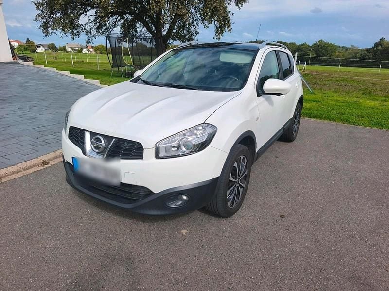 Weiß Gebraucht 2012 Nissan Qashqai 360º SUV | 7.000 € (Guter Preis) - Bild 1/4