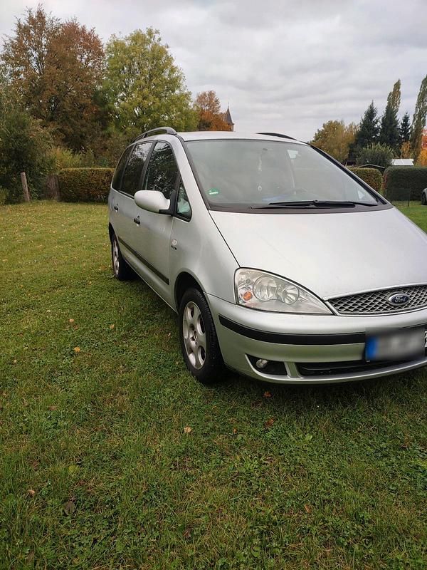 Usata Ford Galaxy 145 CV (106 kW) 2005 Argento Monovolume