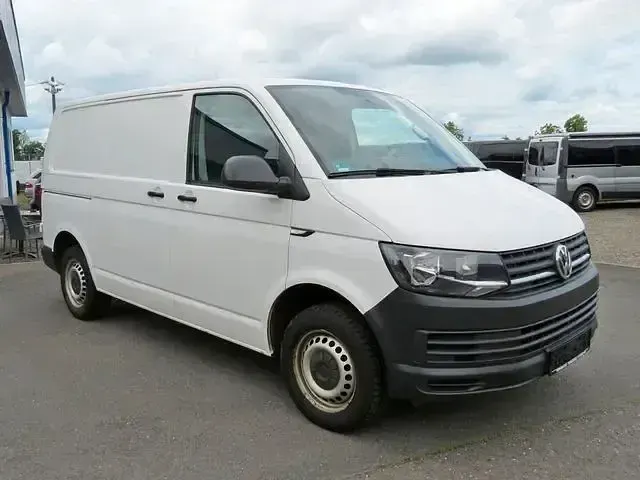 Gebraucht VW T6 102 PS (75 kW) 2018 Candyweiss Van