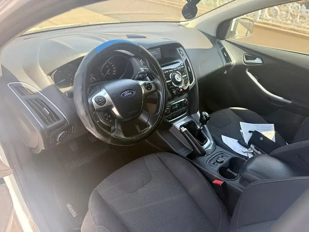 Second-hand Ford Focus Titanium 125 CP (91 kW) 2014 Alb Berlinǎ