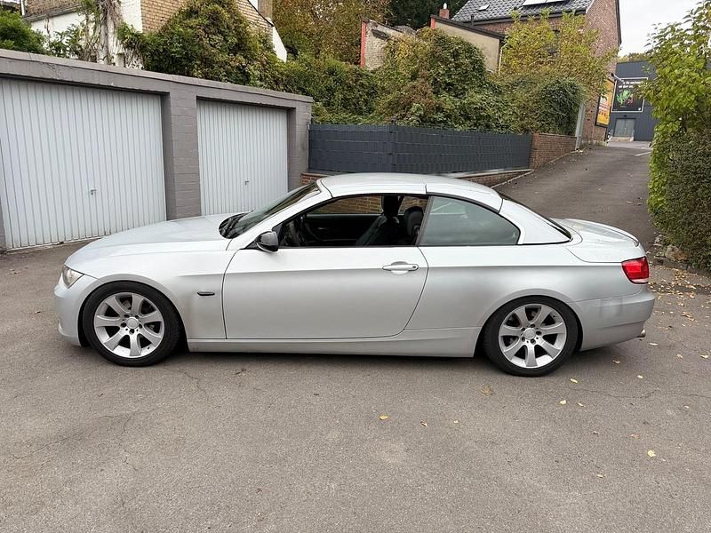 Grau Gebraucht 2007 BMW 320 Cabriolet Cabrio | 7.000 € - Bild 1/4