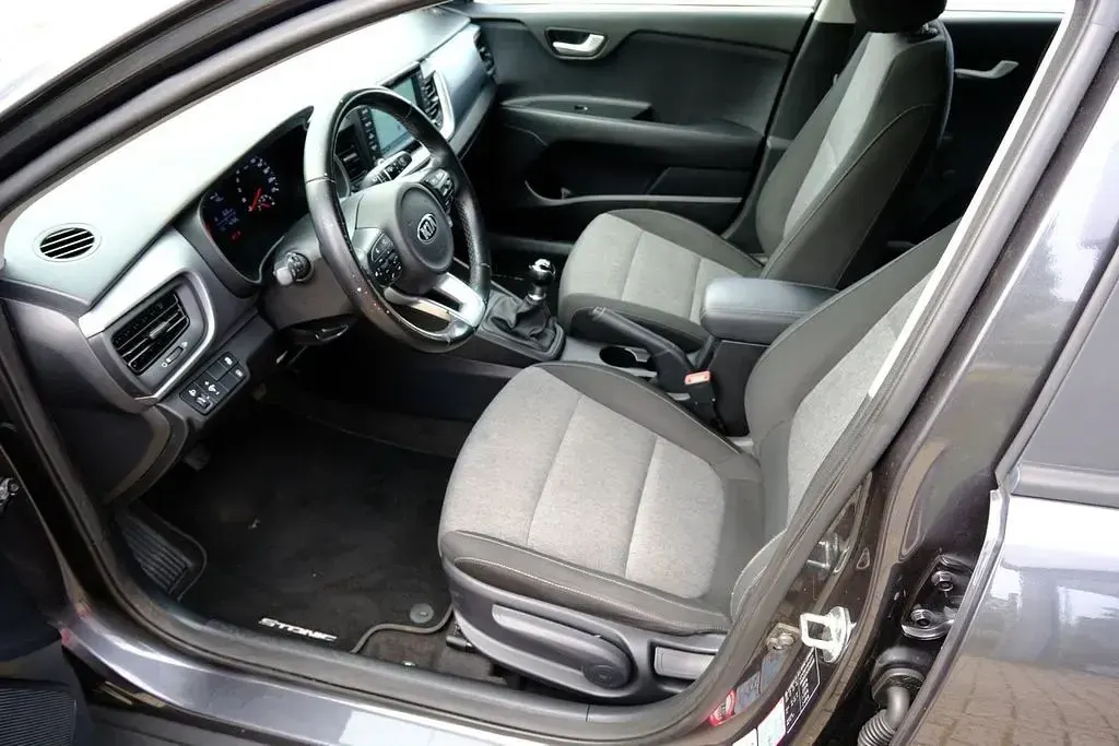 Gebraucht Kia Stonic 84 PS (61 kW) 2018 Grau SUV