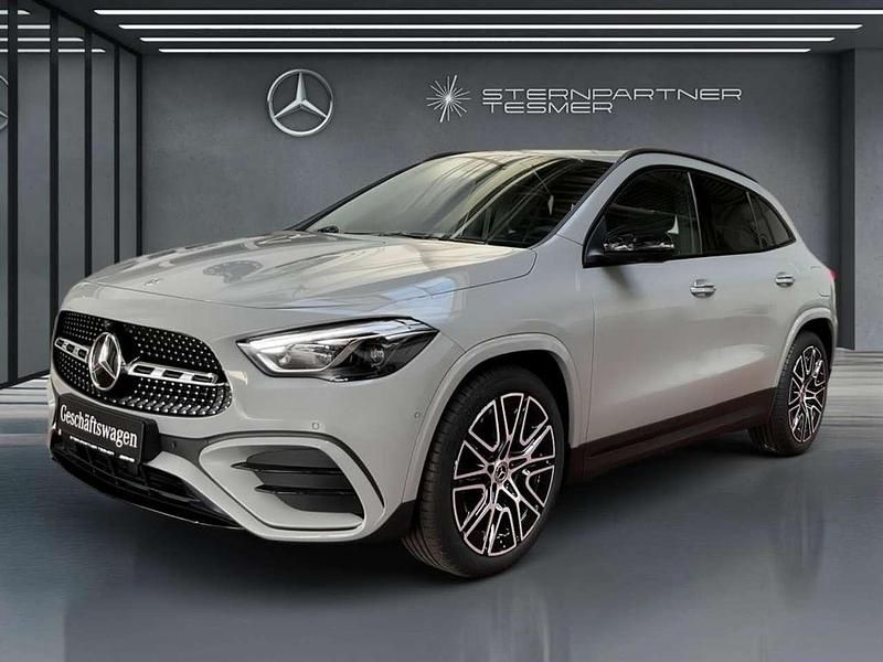 Grau Gebraucht 2025 Mercedes GLA180 AMG SUV | 41.880 € (Fairer Preis) - Bild 1/4