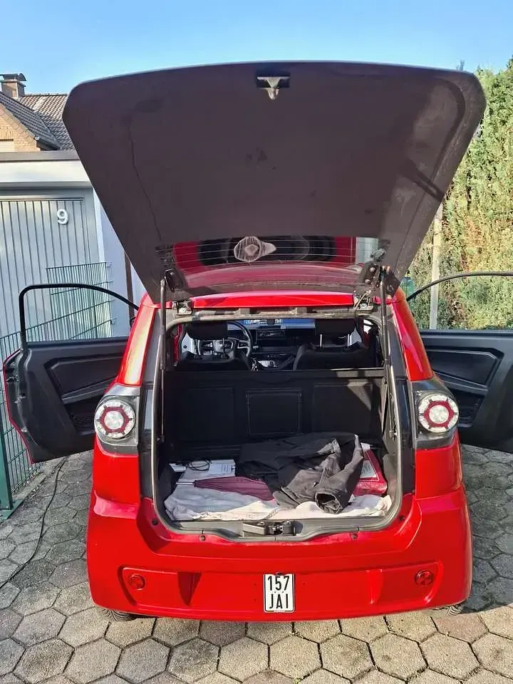 Gebraucht Ligier Myli 61 PS (44 kW) 2025 Rot Kleinwagen