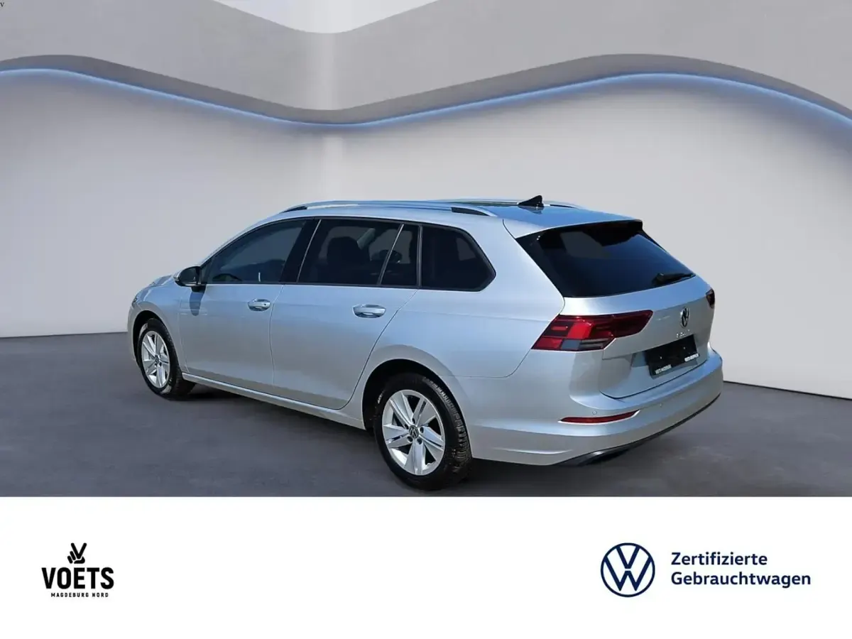 Gebraucht VW Golf VIII Life 150 PS (110 kW) 2023 Silber Kombi