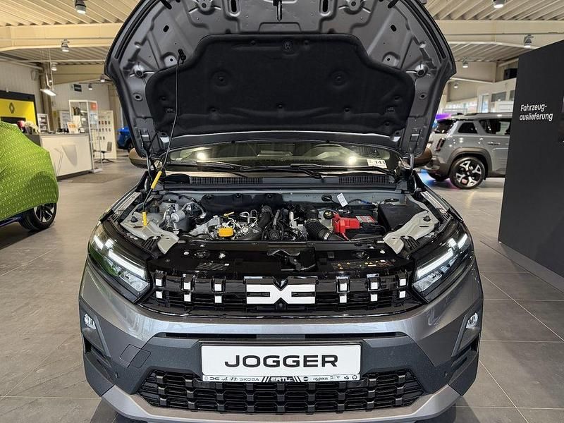 Neu Dacia Jogger Extreme 110 PS (80 kW) 2026 Grün Van / Kleinbus