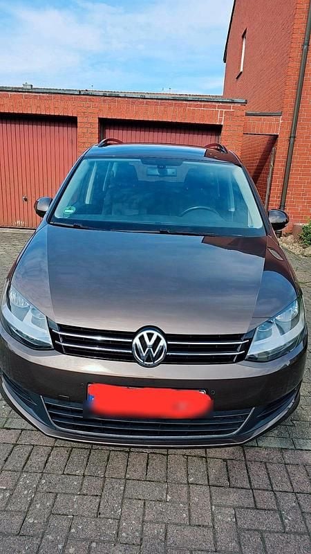 Braun Gebraucht 2011 VW Sharan Van / Kleinbus | 9.200 € (Fairer Preis) - Bild 1/4