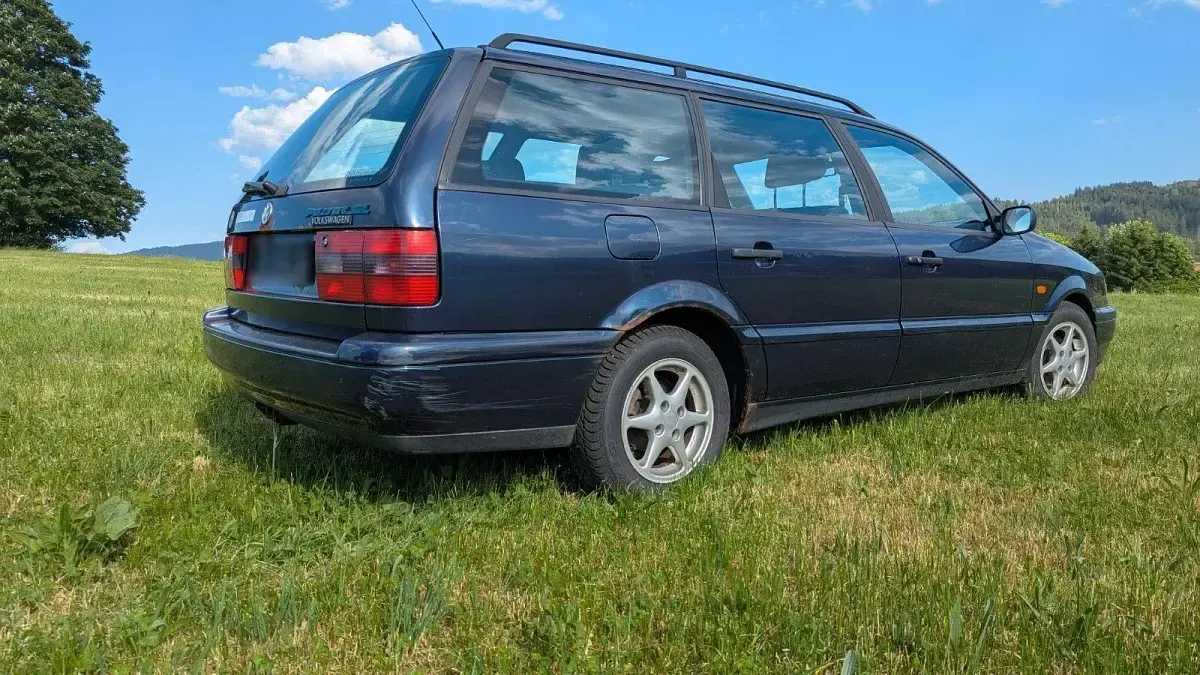 Gebraucht VW Passat 101 PS (74 kW) 1996 Blau Kombi
