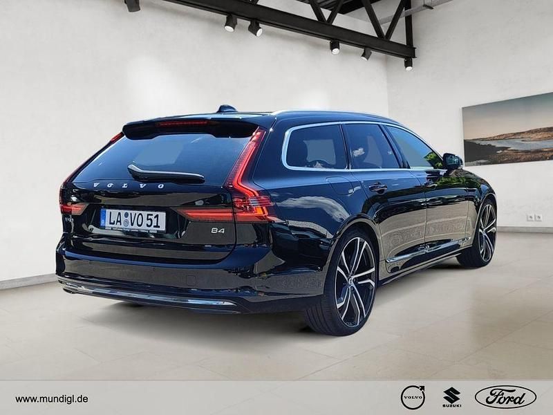 Neu Volvo V90 Plus 197 PS (144 kW) 2025 Onyx black / metallic Kombi