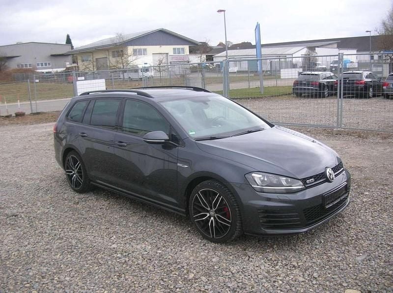 Gebraucht VW Golf VII GTD 184 PS (135 kW) 2015 Carbon steel grey metallic Kombi