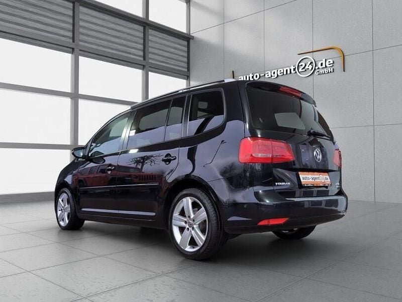 Gebraucht VW Touran 140 PS (102 kW) 2015 Deep black perleffekt Van / Kleinbus
