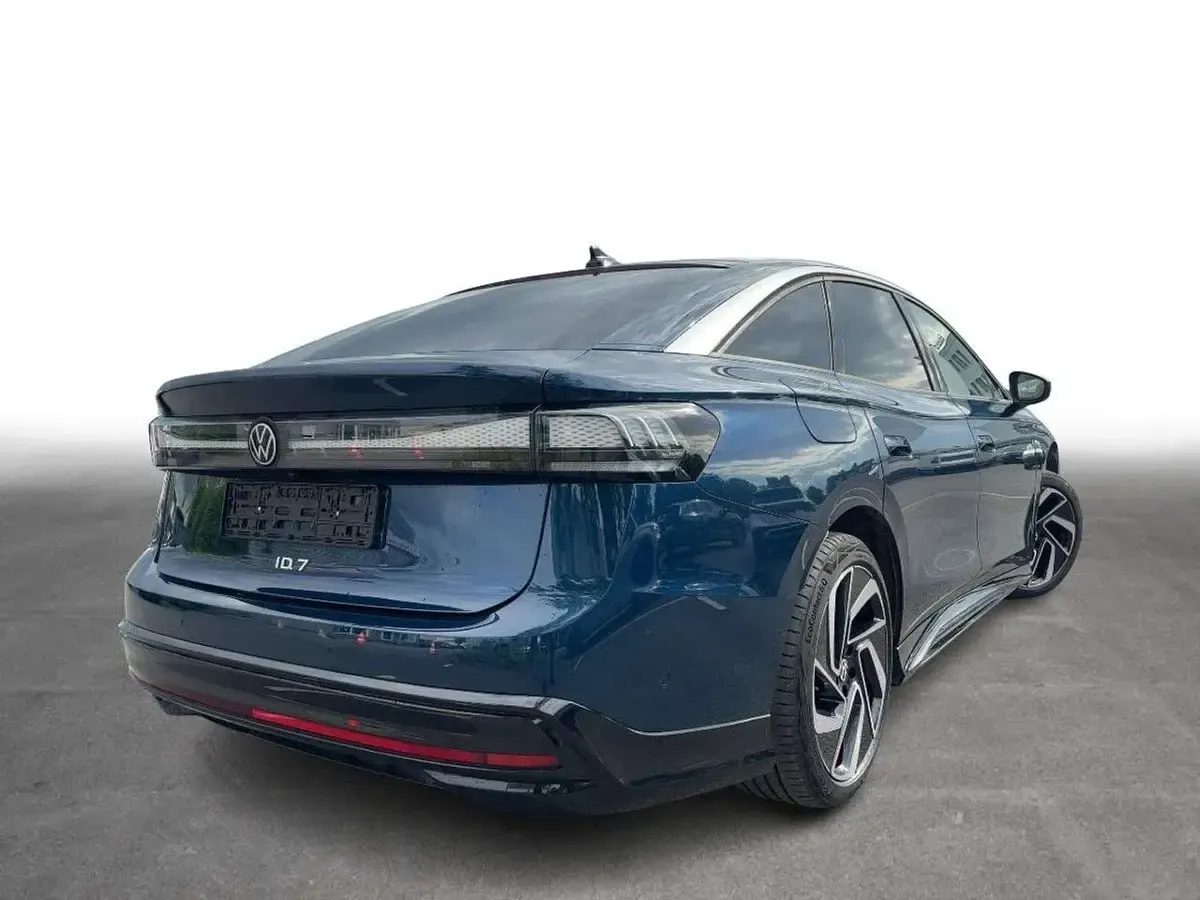 Gebraucht VW ID.7 Pro 210 kW (286 PS) 2025 Aquamarinblau metallic Limousine