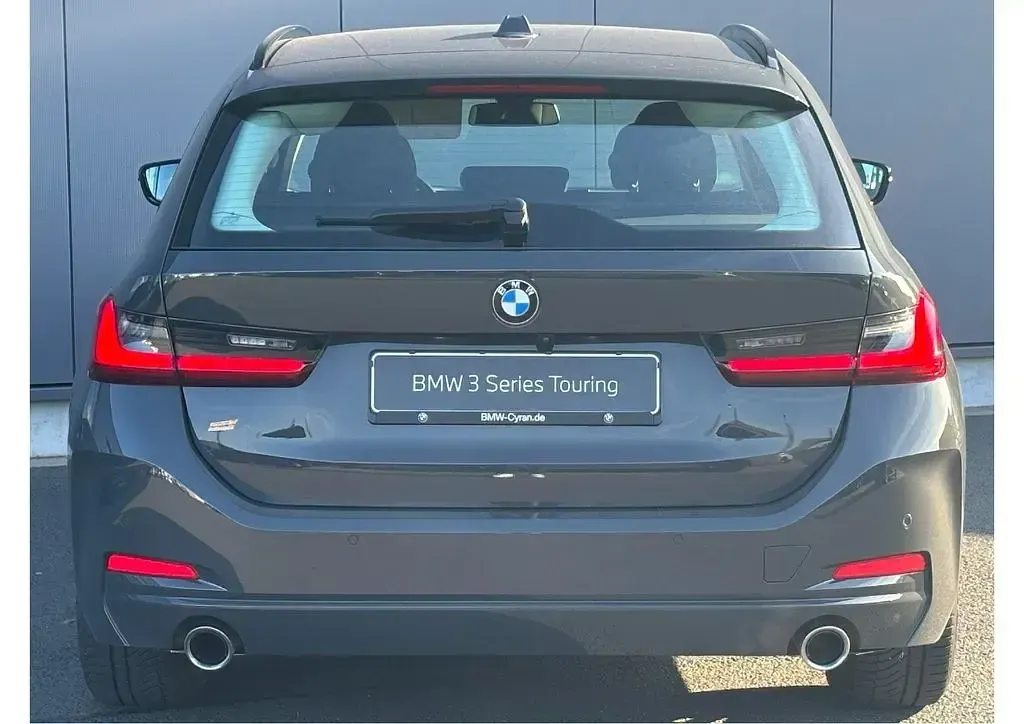 Gebraucht BMW 318 150 PS (110 kW) 2023 Grau Limousine