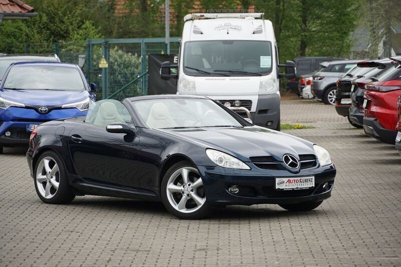 Blau Gebraucht 2005 Mercedes SLK200 Cabrio | 8.890 € (Fairer Preis) - Bild 1/4
