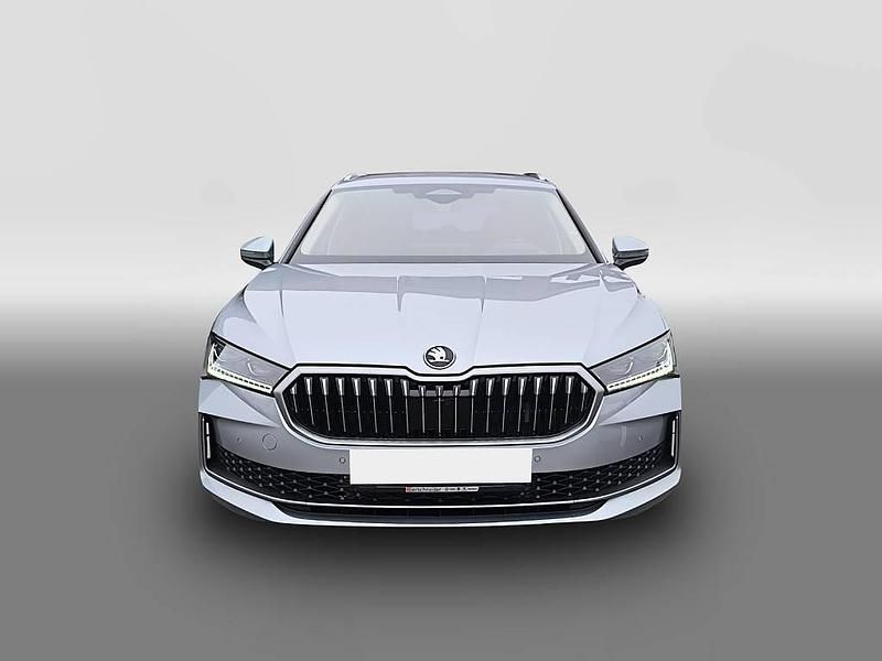 Gebraucht Skoda Superb Selection 150 PS (110 kW) 2024 Silber Kombi