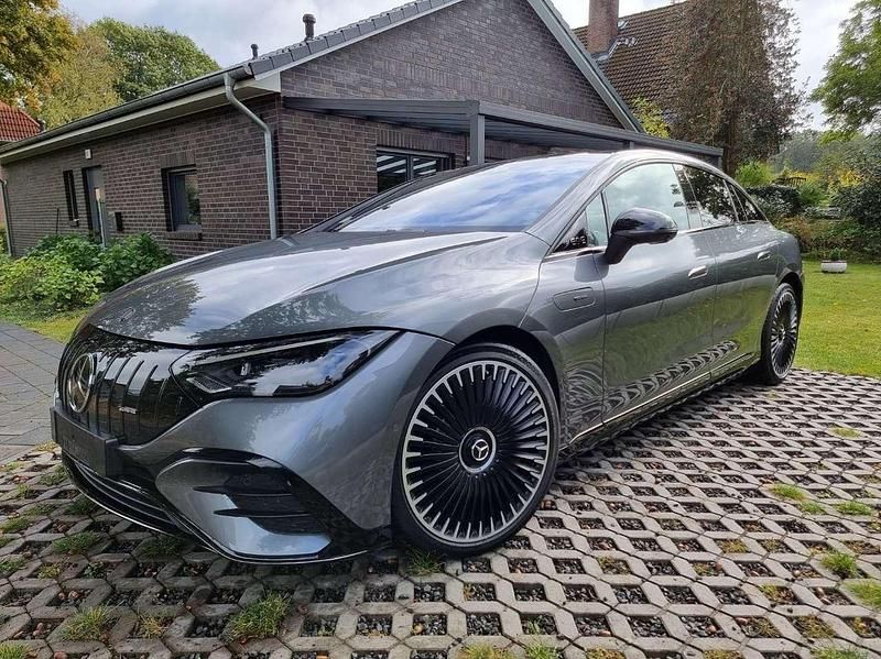 Selenitgrau Gebraucht 2023 Mercedes EQE AMG 53 AMG Limousine | 69.900 € (Fairer Preis) - Bild 1/4