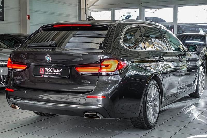 Gebraucht BMW 540 Sport Line 340 PS (250 kW) 2022 Grau Limousine