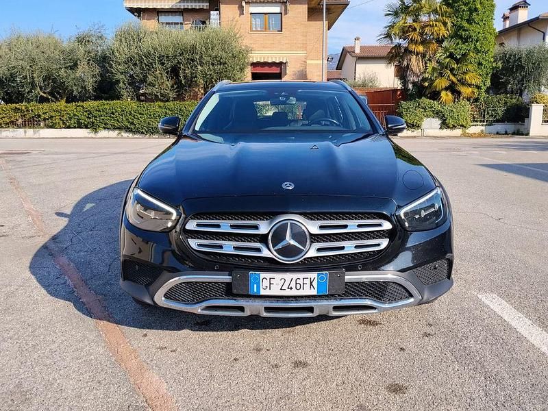 Gebraucht Mercedes E220 All-Terrain 194 PS (142 kW) 2021 Schwarz Kombi