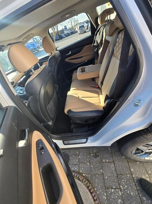 Gebraucht Hyundai Santa Fe 179 PS (131 kW) 2021 Grau SUV