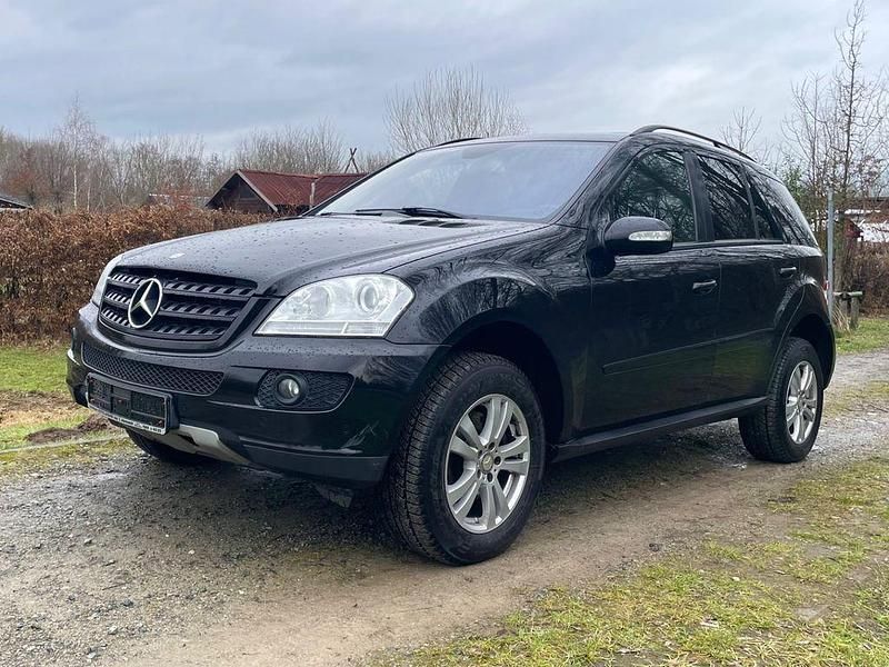 Gebraucht Mercedes ML320 224 PS (164 kW) 2008 Schwarz SUV