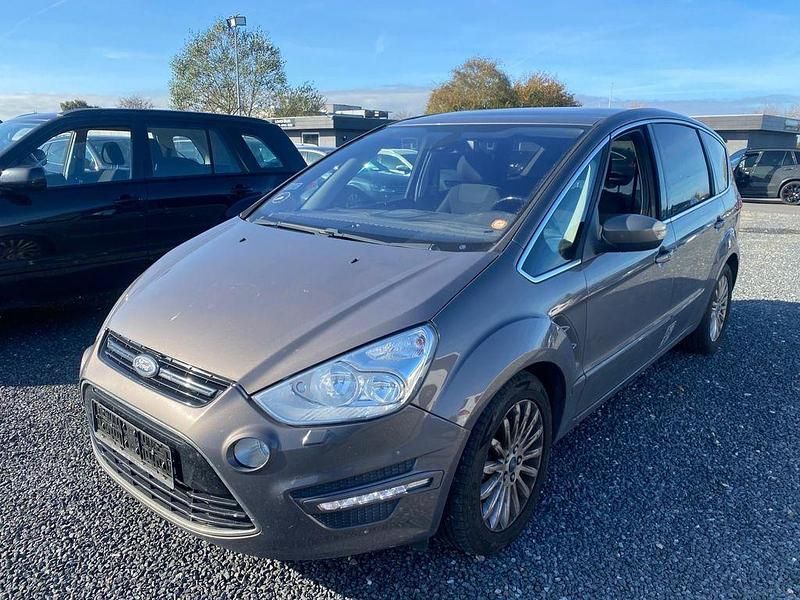 Braun Gebraucht 2012 Ford S-MAX Titanium Van / Kleinbus | 4.800 € (Superpreis) - Bild 1/4