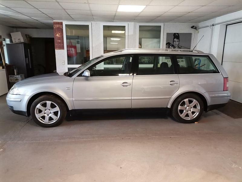 Gebraucht VW Passat Highline 116 PS (85 kW) 2001 Silber Kombi