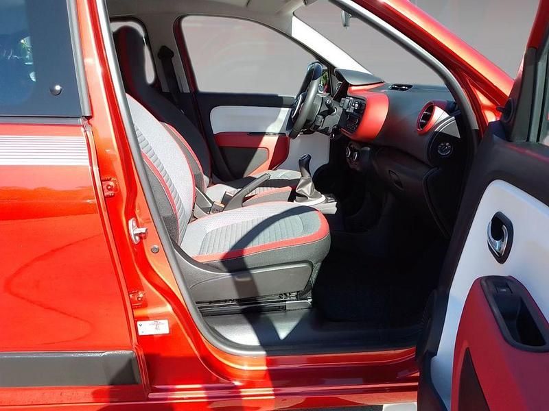 Second-hand Renault Twingo Dynamique 71 CP (52 kW) 2015 Roșu Hatchback