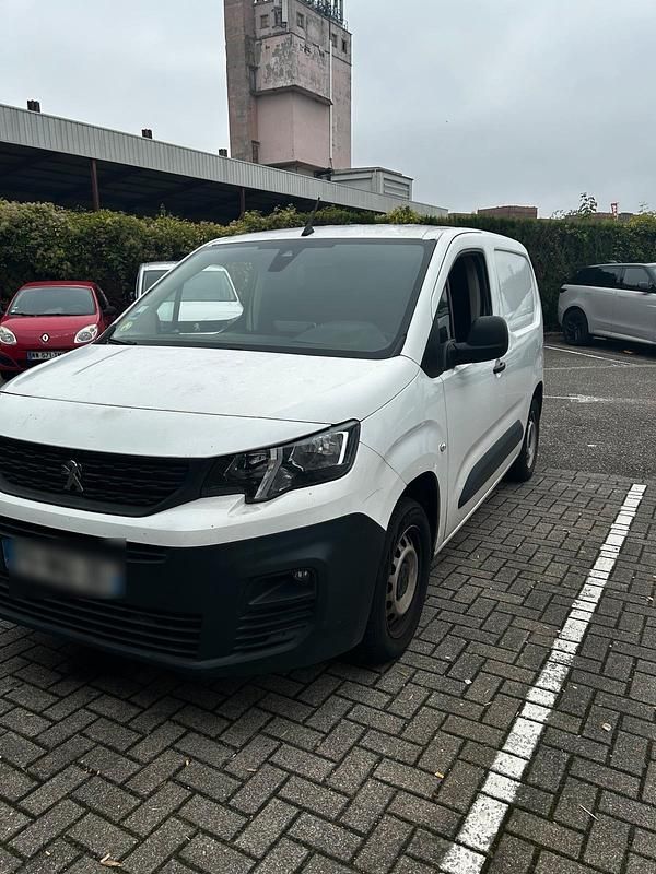 Weiß Gebraucht 2020 Peugeot Partner Van / Kleinbus | 14.500 € (Guter Preis) - Bild 1/4