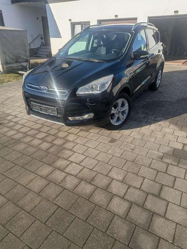 Gebraucht Ford Kuga Individual 140 PS (102 kW) 2014 Schwarz SUV