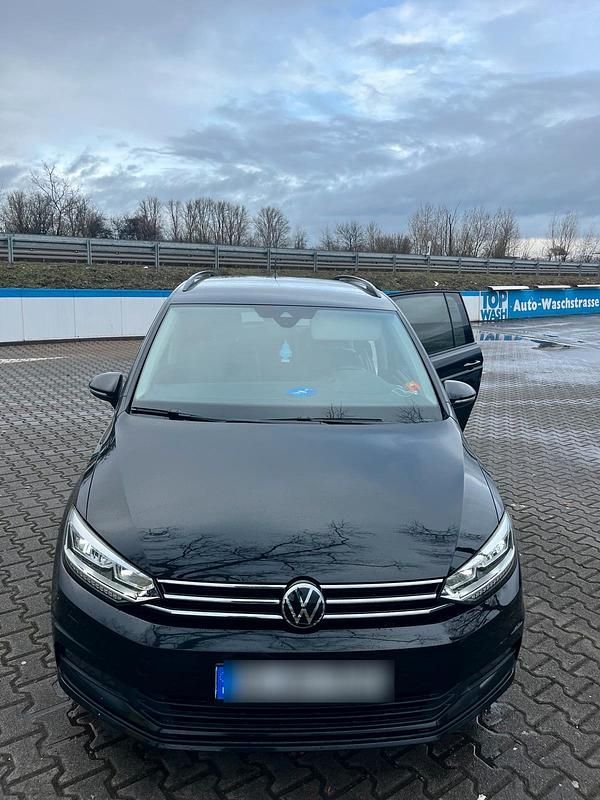 Gebraucht VW Touran 150 PS (110 kW) 2022 Schwarz Van / Kleinbus