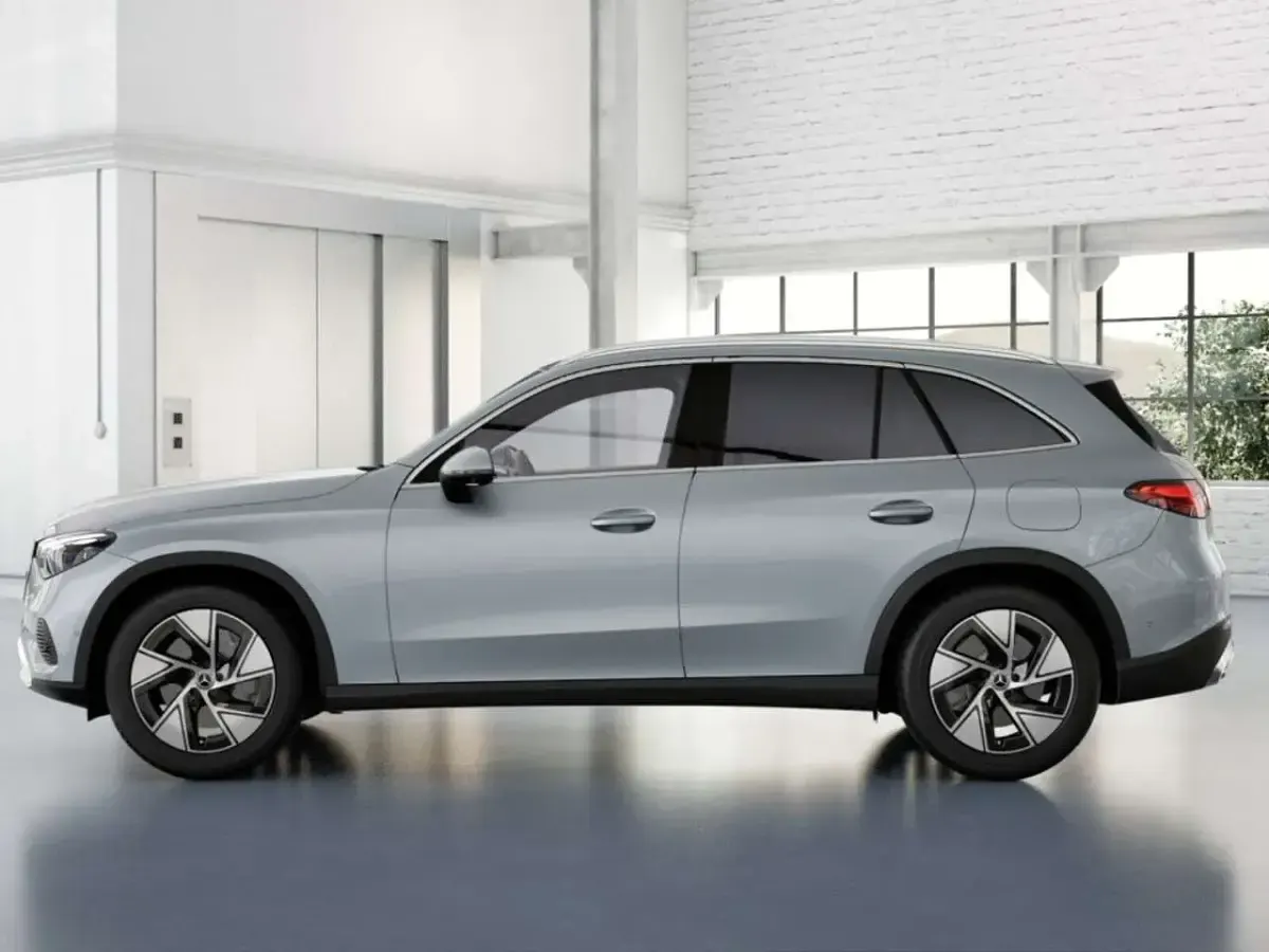 Gebraucht Mercedes GLC300 Avantgarde 204 PS (150 kW) 2024 Silber metalliclack hightechsi SUV