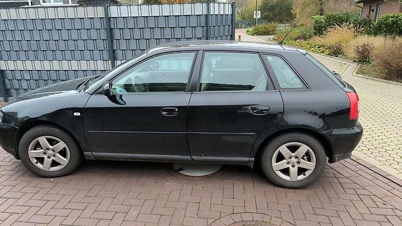 Second-hand Audi A3 101 CP (74 kW) 2001 Negru Hatchback