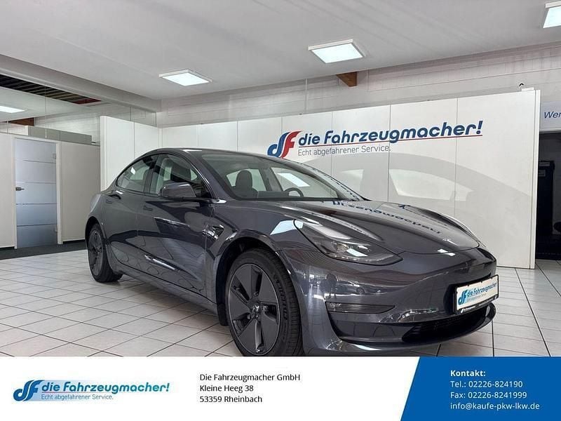 Grau Gebraucht 2023 Tesla Model 3 Long Range Limousine | 29.988 € (Fairer Preis) - Bild 1/4