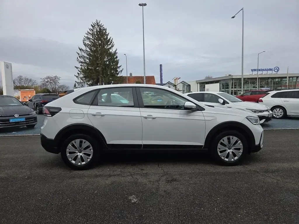 Gebraucht VW Taigo Basis 95 PS (69 kW) 2023 Weiß SUV