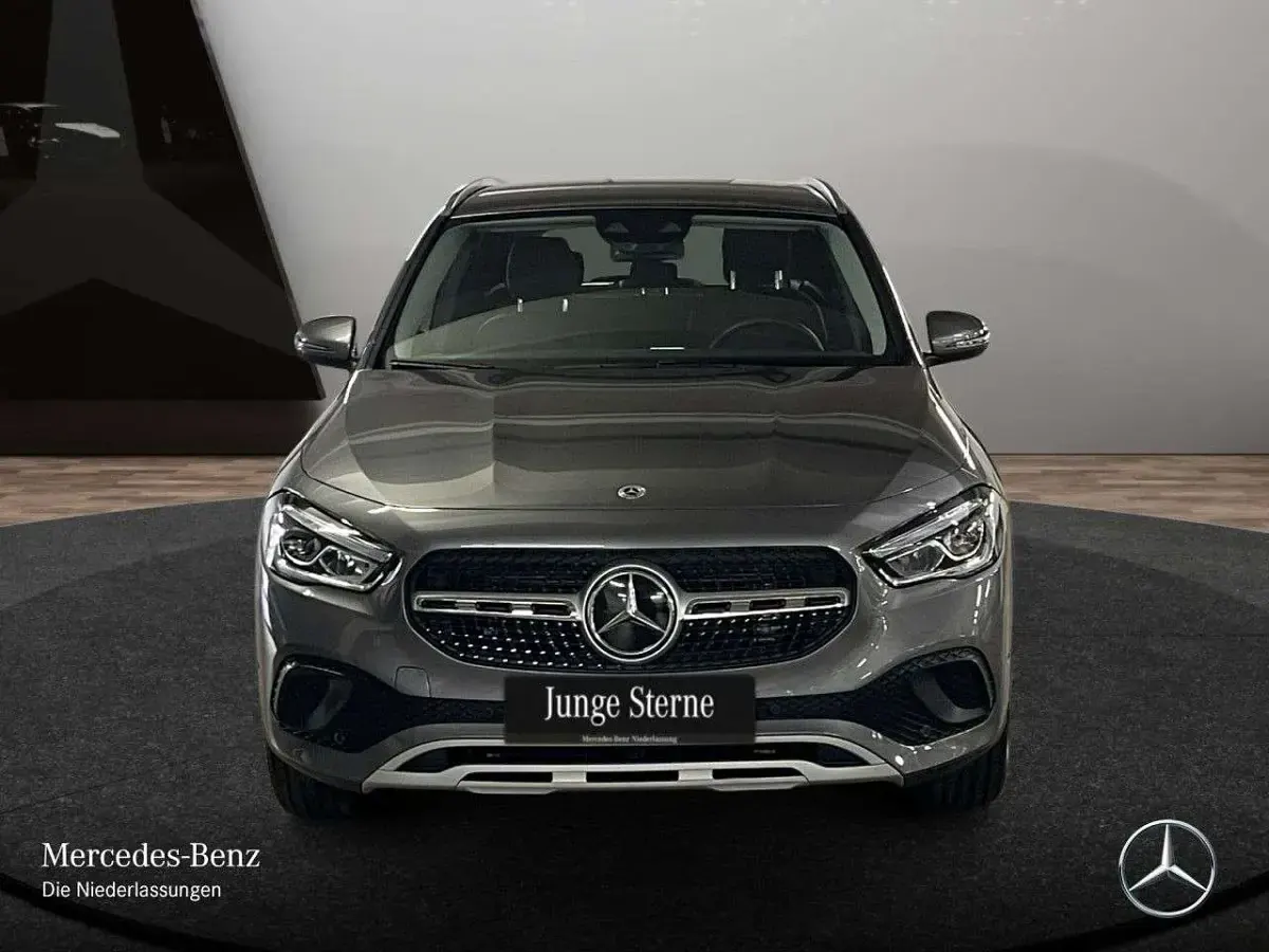 Gebraucht Mercedes GLA220 Style 190 PS (139 kW) 2022 Grau SUV