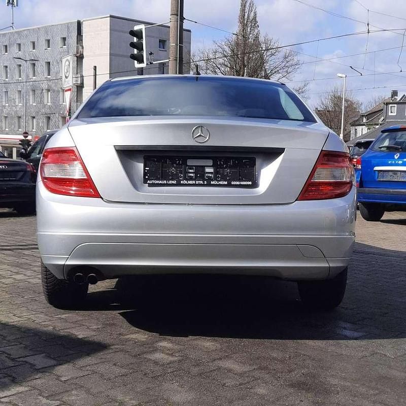 Gebraucht Mercedes C180 156 PS (114 kW) 2009 Silber Limousine