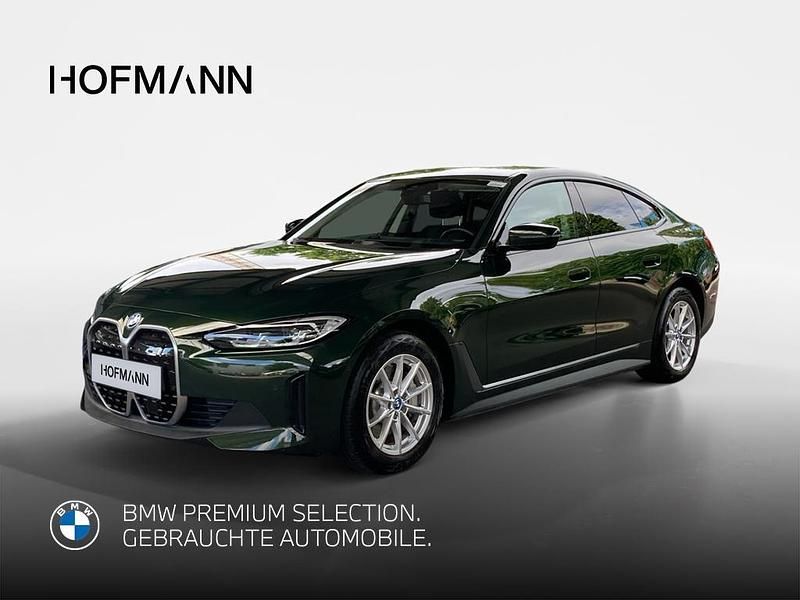 Sanremo green metallic Gebraucht 2024 BMW i4 Sport Line Limousine | 42.833 € (Superpreis) - Bild 1/4