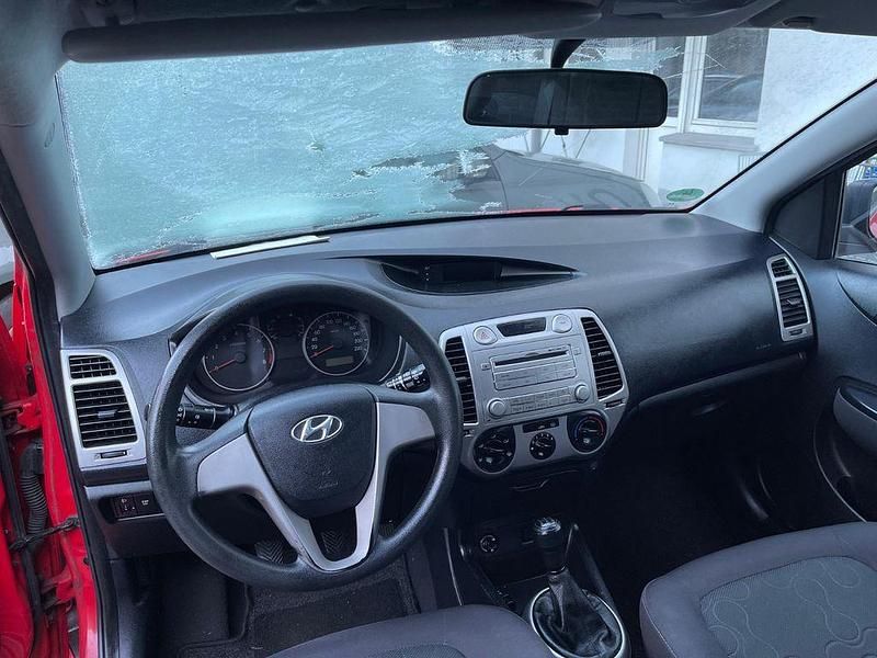 Gebraucht Hyundai i20 Classic 77 PS (56 kW) 2009 Rot Kleinwagen