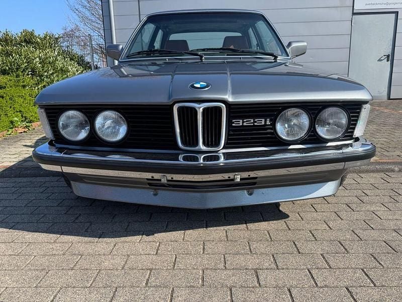 Second-hand BMW 323 Performance 143 CP (105 kW) 1981 Gri Coupe