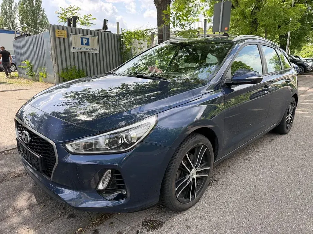 Używany Hyundai i30 Passion 99 KM (72 kW) 2017 Sedan/Limuzyna