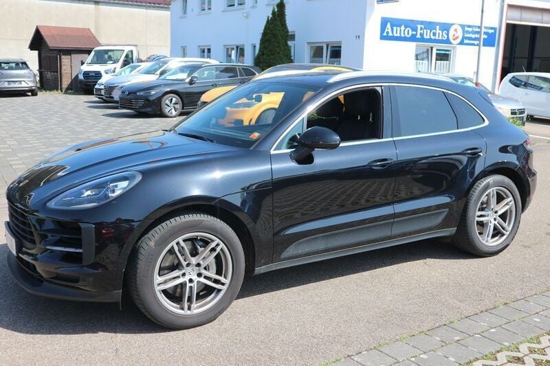 Tiefschwarzmetallic Gebraucht 2019 Porsche Macan S SUV | 41.000 € (Guter Preis) - Bild 1/4