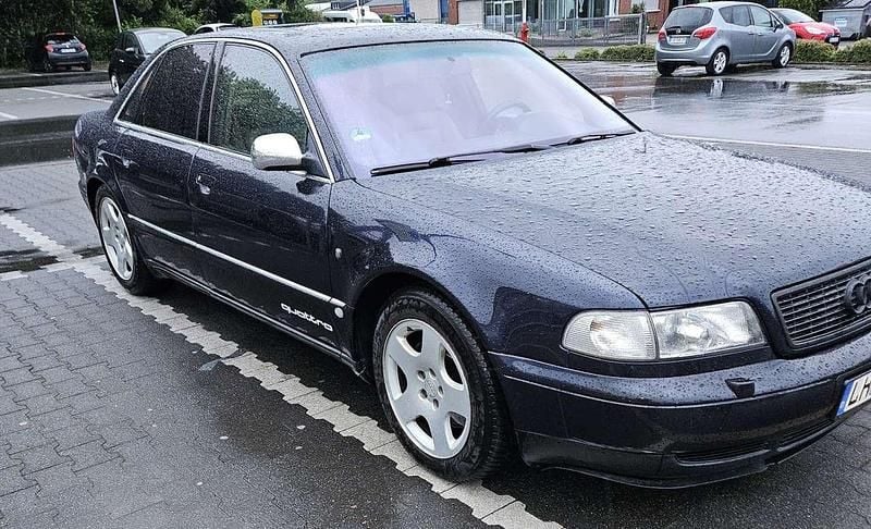 Second-hand Audi S8 340 CP (250 kW) 1998 Berlinǎ