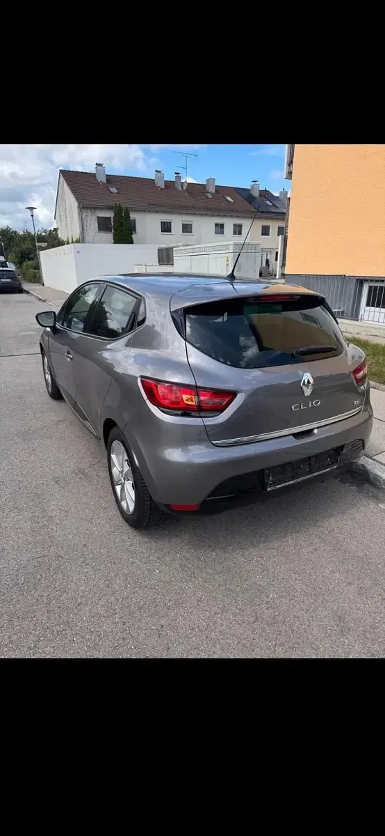 Gebraucht Renault Clio IV 90 PS (66 kW) 2016 Silber Kleinwagen