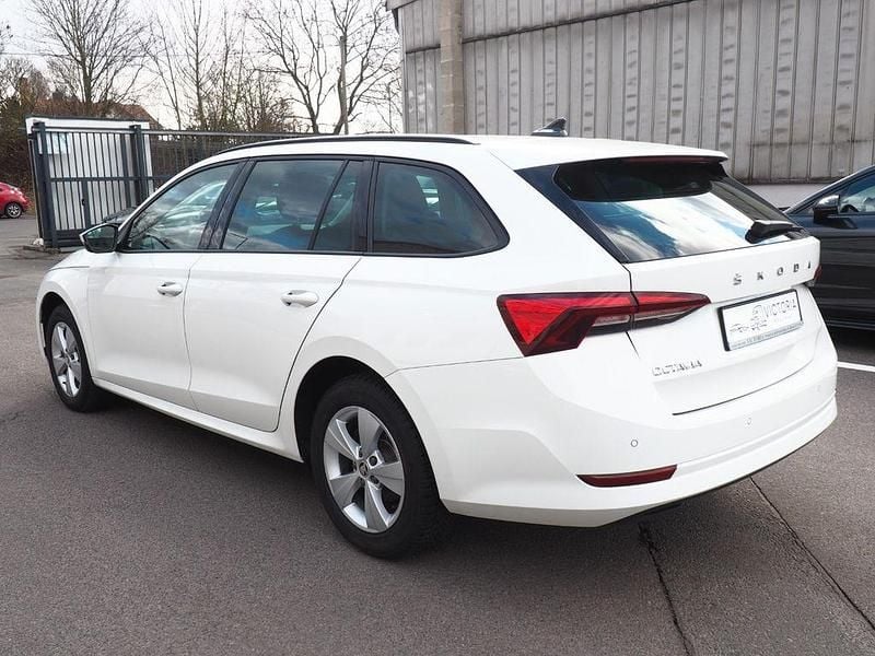 Gebraucht Skoda Octavia Ambition 150 PS (110 kW) 2024 Weiß Limousine
